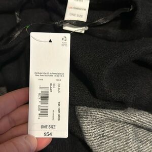 Liz Claiborne NWT pull over scarf w/back for warmth for your whole body!!